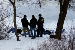 Wypadek na warszawskiej Woli. Dwaj młodzi ludzie wpadli pod lód