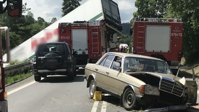 Wypadek na zakopiance. Autobus z dziećmi zderzył się z ciężarówką