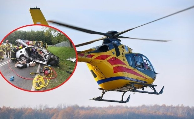 Wypadek niedaleko Olsztyna. Auto doszczętnie zgniecione