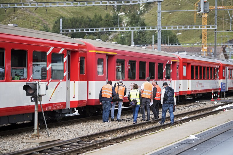 Wypadek pociągu w Szwajcarii /PAP/EPA/URS FLUEELER /PAP/EPA