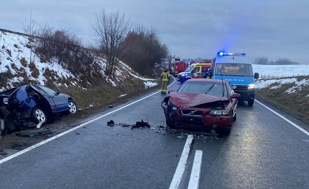 Wypadek pod Olsztynem. Sprawcą 19-letni kierowca