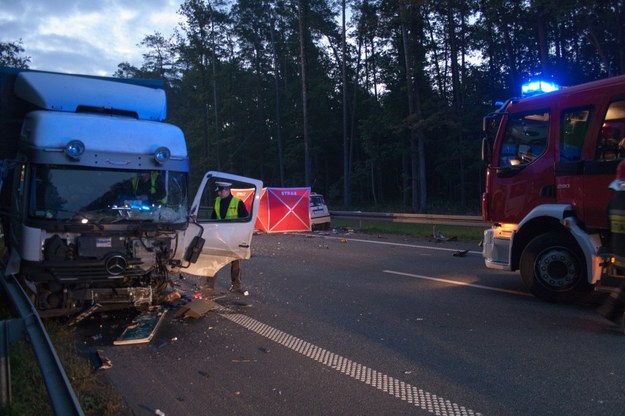 Wypadek pod Ozimkiem /ratownictwo.opole.pl /RMF FM