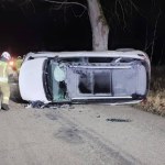 Wypadek pod Wałczem. Kierowca zakleszczony w pojeździe