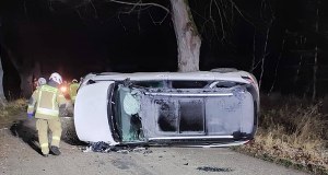 Wypadek pod Wałczem. Kierowca zakleszczony w pojeździe