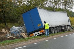 Wypadek pod Wyszogrodem. Z osobówki zostały strzępy