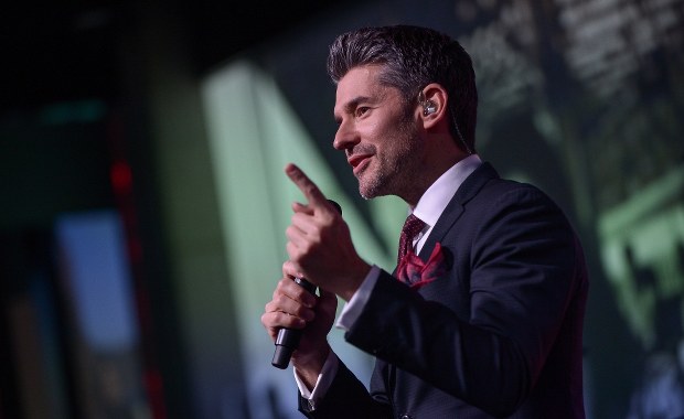 Wypadek podczas montażu wyposażenia sceny. Odwołano koncert Matta Duska