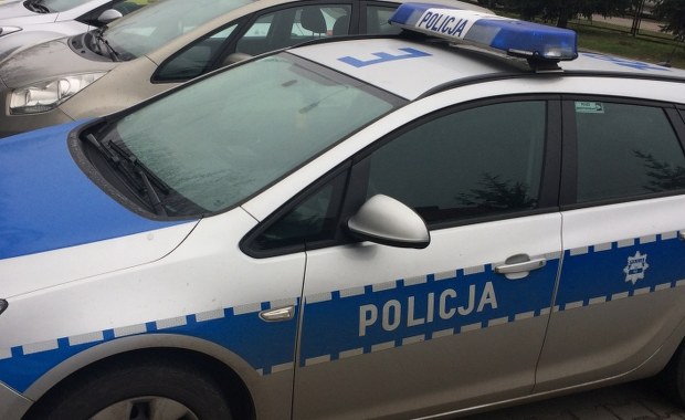 Wypadek podczas policyjnego pościgu. Padł strzał ostrzegawczy