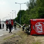 Wypadek Polskiego Busa. Pojazd przewrócił się na krajowej "9", są ranni