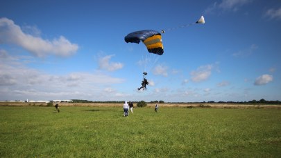 Wypadek spadochroniarzy na Podkarpaciu. Skakali w tandemie