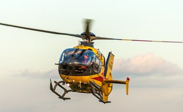 Wypadek szkolnego autobusu w Kujawsko-Pomorskiem. Dwie osoby trafiły do szpitala