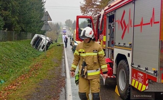 Wypadek szkolnego busa w Małopolsce. Ranne dzieci