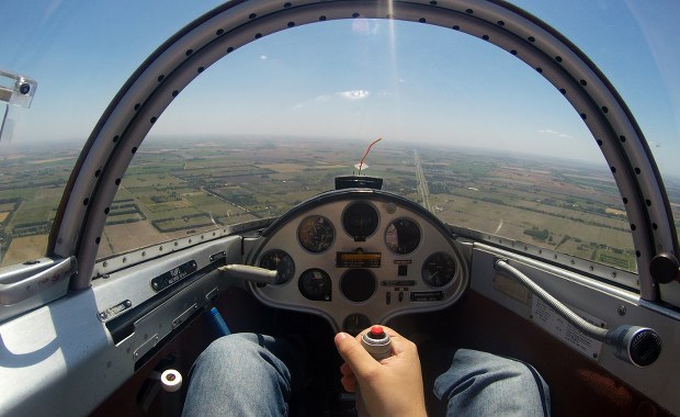 Wypadek szybowca w Mielcu. Pilotował 17-latek