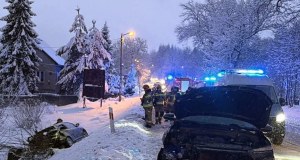 Wypadek w Bojanówce. DK63 całkowicie zablokowana, dwie osoby poszkodowane