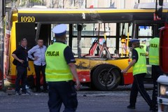 Wypadek w centrum Warszawy. Zderzył się tramwaj z autobusem