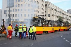 Wypadek w centrum Warszawy. Zderzył się tramwaj z autobusem