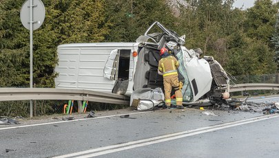 Wypadek w Czchowie: Nie żyją dwie osoby, 7 zostało rannych