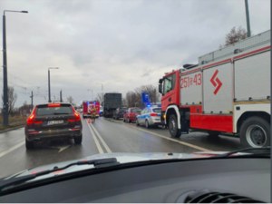 Wypadek w Częstochowie. Ciężarówka przez kilkadziesiąt metrów ciągnęła pieszego