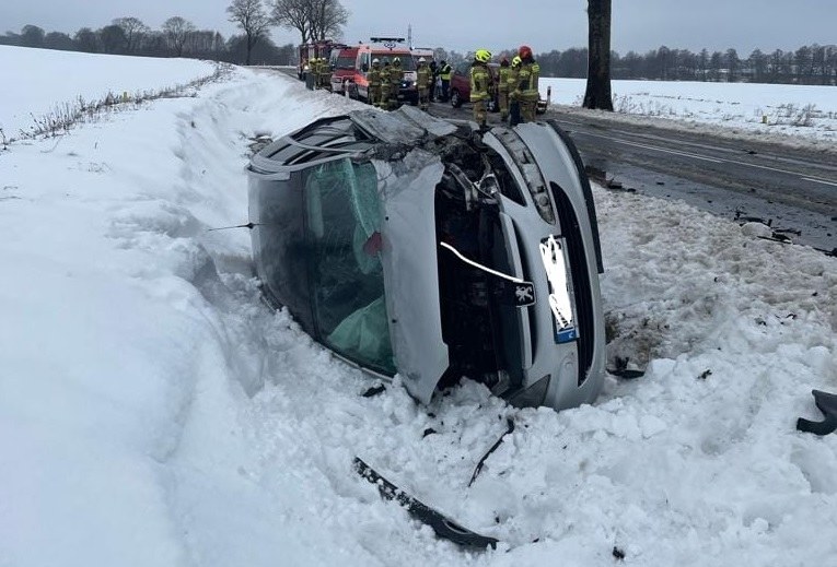 Wypadek w miejscowości Różaniec / fot. KP PSP Braniewo /