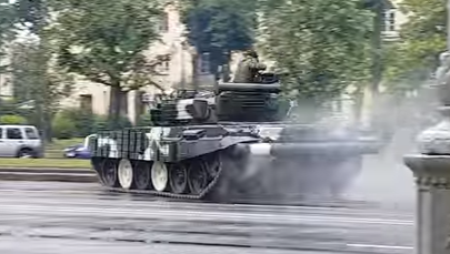 Wypadek w Mińsku. Czołg wpadł w poślizg w centrum miasta