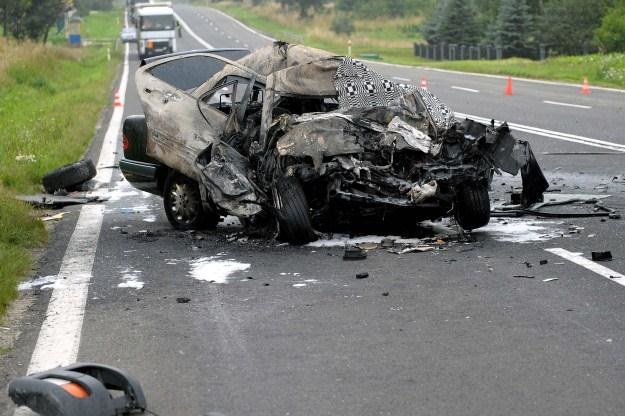Wypadek w Nowosielcach. Kierowca mercedesa zginął na miejscu /PAP