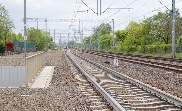 ​Wypadek w Pile. Pociąg potrącił 14-letnią dziewczynkę