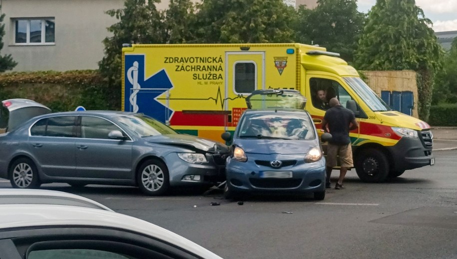 Wypadek w Pradze z powodu nieczynnej sygnalizacji świetlnej /PAP/CTK