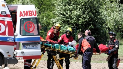 Wypadek w Tatrach. Turysta poślizgnął się na płacie śniegu na Rysach