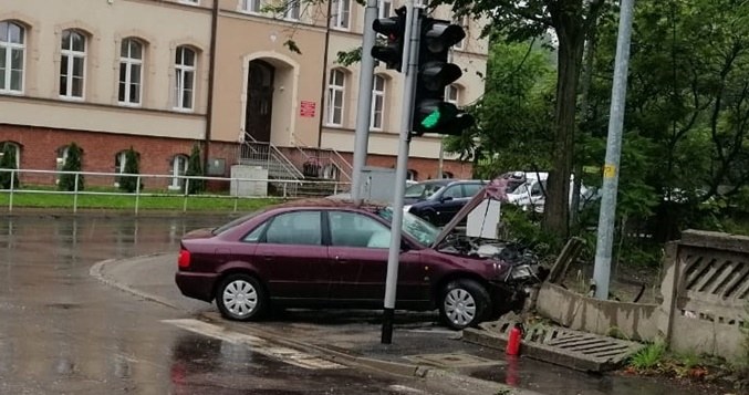 Wypadek w Wałbrzychu /Policja /Policja