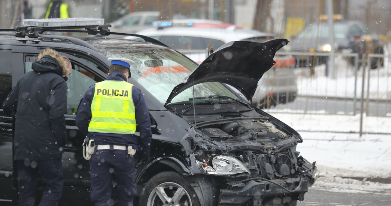 Wypadek w Warszawie z udziałem pojazdu SOP /Piotr Molecki/East News /East News