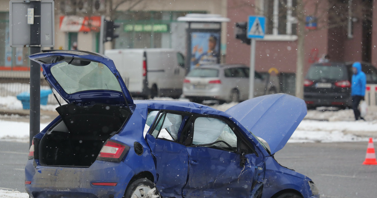 Wypadek w Warszawie z udziałem pojazdu SOP /Piotr Molecki/East News /East News