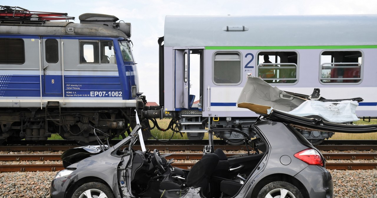 Wypadek w Wierzawicach. Zderzenie pociągu z samochodem