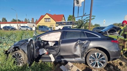 Wypadek znanej pary aktorów. Kobieta uderzyła w ich auto
