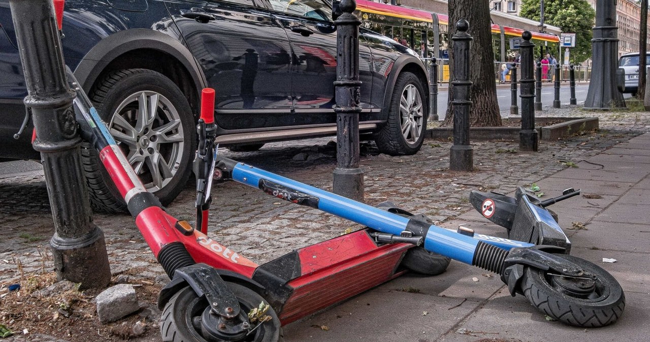 Wypadków z udziałem hulajnóg elektrycznych jest dużo więcej niż w zeszłym roku. /Eryk Stawinski/REPORTER /East News