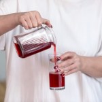 Wypij szklankę przed snem, będziesz spać jak niemowlę. Sok chroni też serce, stawy i dba o skórę