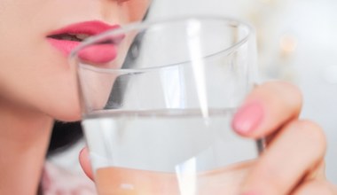Wypij, zanim sięgniesz po kolejną kawę. Naturalnie podnosi ciśnienie