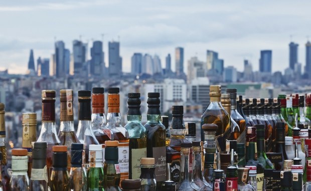 Wypili podrobiony alkohol. Zmarło 100 osób