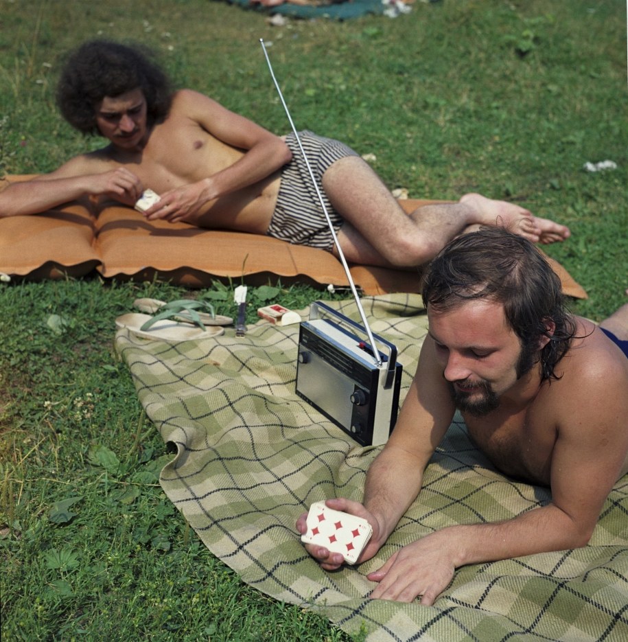 Wypoczynek w okolicach jeziora Białego /Chris Niedenthal /PAP