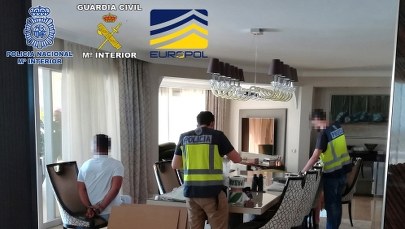 "Wyprali" 680 mln euro, handlowali tonami narkotyków. Gang rozbity