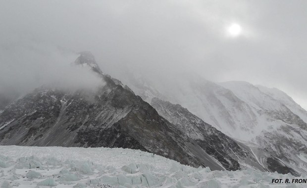 Wyprawa na K2. Wyszło słońce, kolejny zespół wyruszył z bazy 