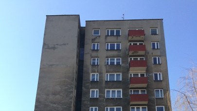Wyprostowali krzywy blok