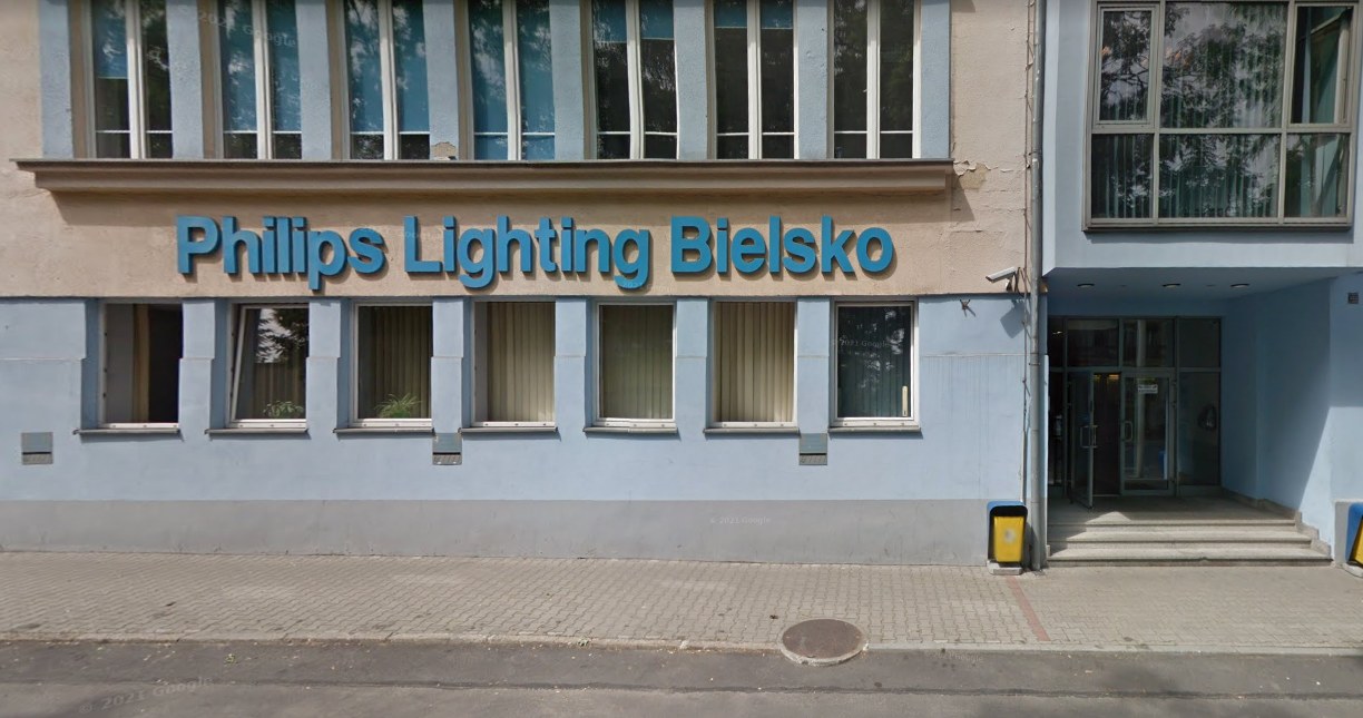 Wyprzedaż majątku likwidowanej fabryki oświetlenia Signify (wcześniej Philips Lighting) w Bielsku Białej. Źródło: Google Maps /