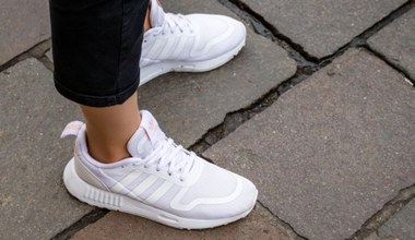 Wyprzedaż w Deichmann. Te kultowe białe Adidasy są wreszcie na promocji! 