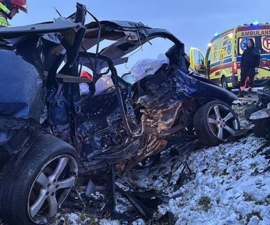 ​Wyprzedzanie na łuku, a potem czołowe zderzenie. Tragedia w Emilcinie