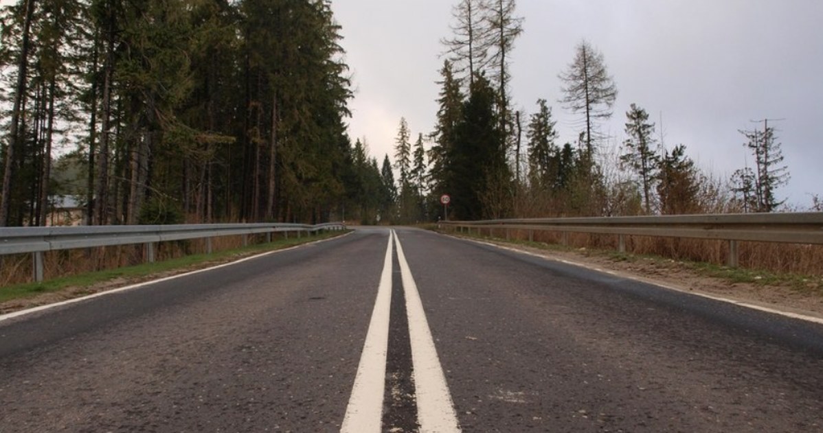 Wyprzedzanie na zakazie też może nas kosztować /INTERIA.PL