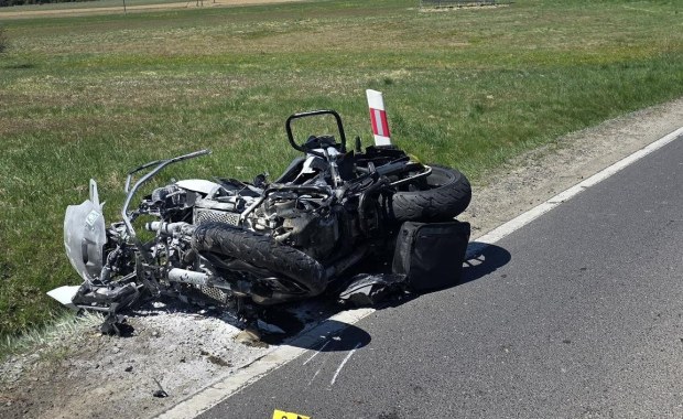 Wyprzedzanie skończyło się tragicznie. 71-letni motocyklista nie żyje 