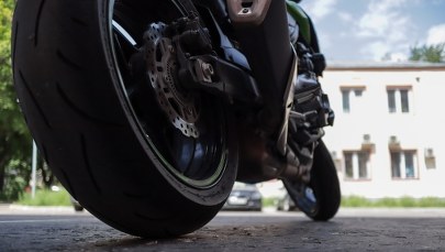 Wyprzedził policjantów pędząc 181 km/h