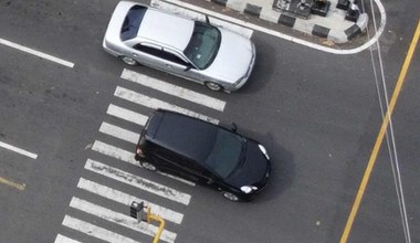 Wyprzedziłem przed przejściem dla pieszych. Policjanci to widzieli i nic