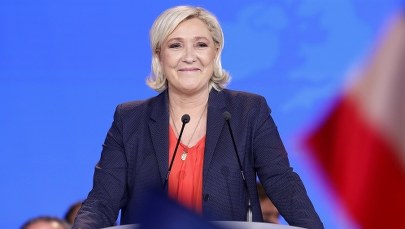 Wyrównany sondaż we Francji. Marine Le Pen dostrzegła swoją szansę? 