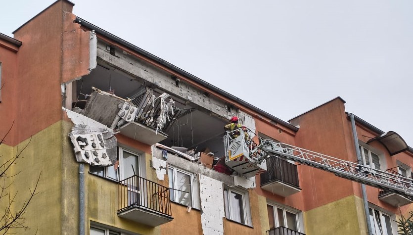 "Wyrzuciło dwie ściany". Kilkadziesiąt osób ewakuowanych po wybuchu gazu