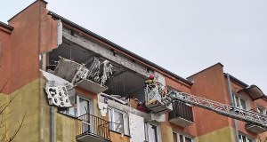 "Wyrzuciło dwie ściany". Kilkadziesiąt osób ewakuowanych po wybuchu gazu